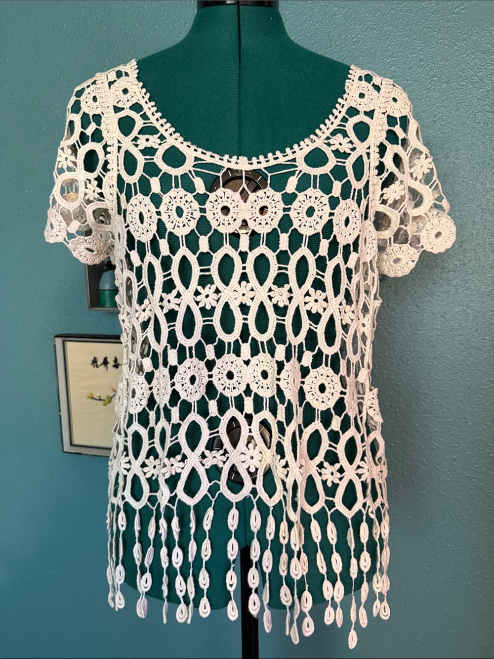 Vintage Boho Crochet Lace Short Sleeve Top Cream Open Knit Fringe Hem